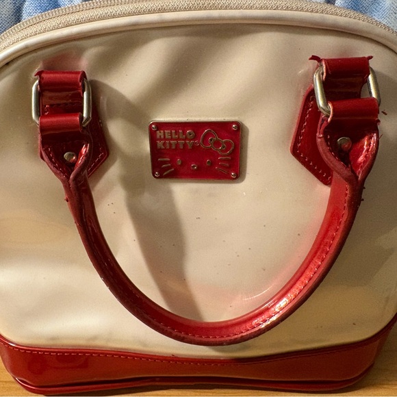 🎀 Hello Kitty x Loungefly Quilted Patent Leather Satchel 🎀 - Picture 3 of 11